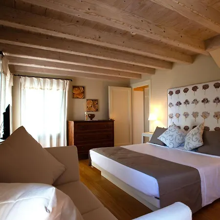 La Candola Inn *